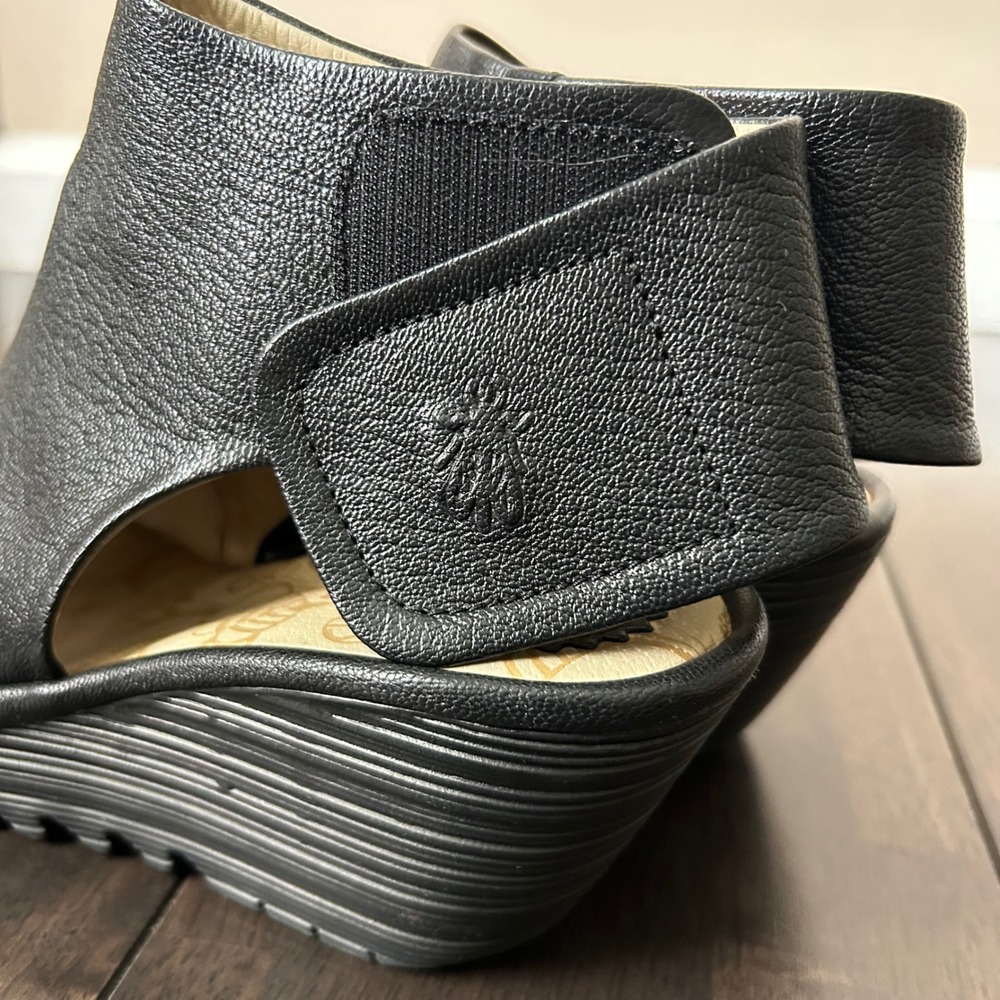 Fly London Yone Black Leather Wedge Peep Toe Platform Sandals Size 38 - Picture 7 of 9